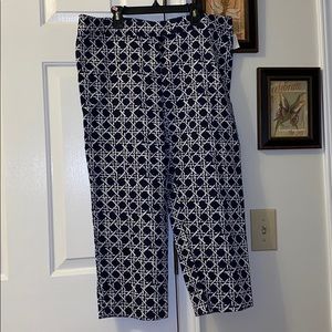 Plus NWOT Navy Patterned Capri Pants